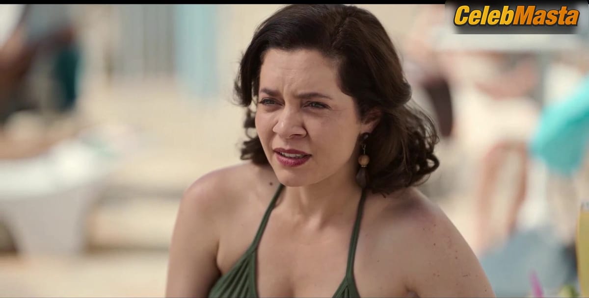 3500 batch Marjorie Estiano and Marina Provezzano's Swimsuit Scene in Angela Diniz Murdered And Convicted
