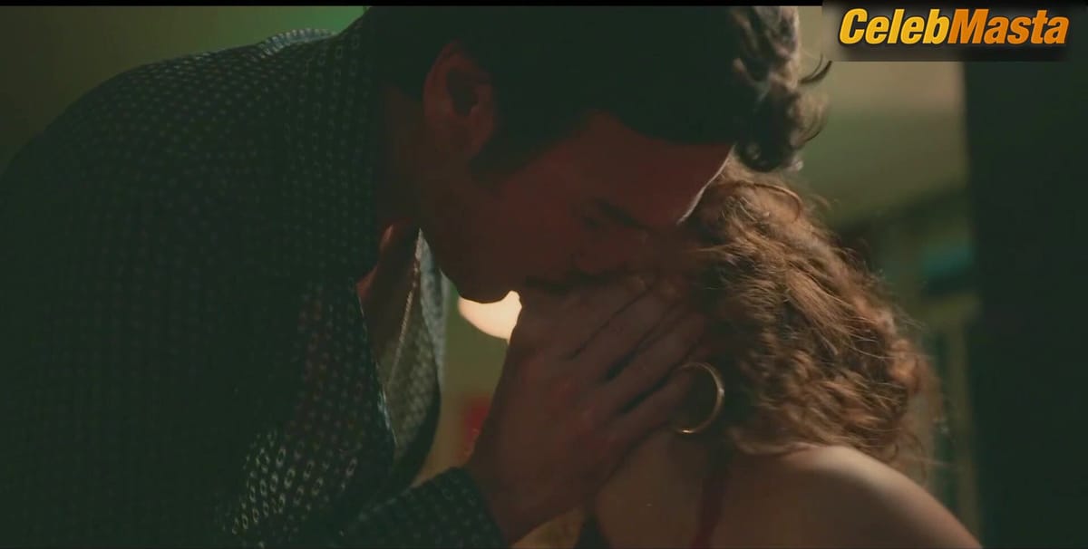 3500 batch Toia Ferraz and Marjorie Estiano's Lesbian, Boobs Scene in Angela Diniz Murdered And Convicted