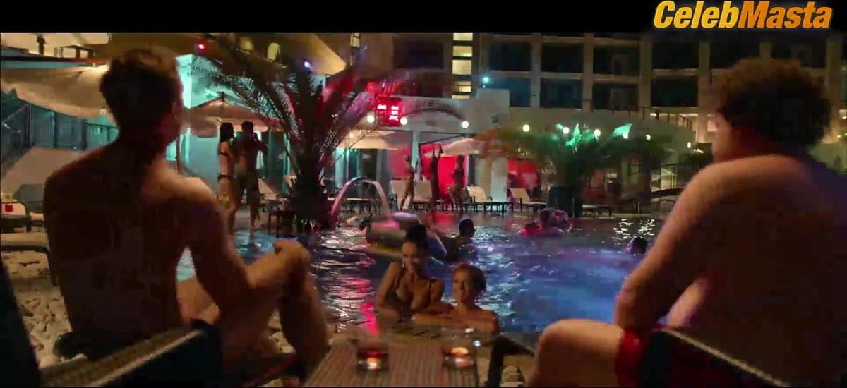 3500 batch's Boobs and Underwear Scene in Odnoklassnitsy