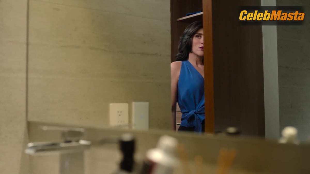 3500 batch's Boobs, Butt Scene in El Extrano Retorno De Diana Salazar