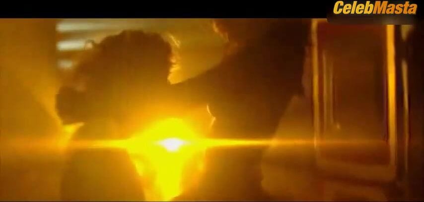 3500 batch Boobs Scene in Dark Planet