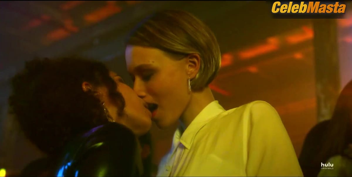 3500 batch's Lesbian Scene in High Fidelity