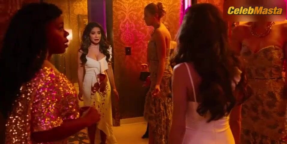 3500 batch's Tits Scene in Holidate