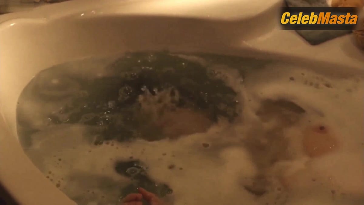 3500 batch's Tits Scene from La Famille Katz