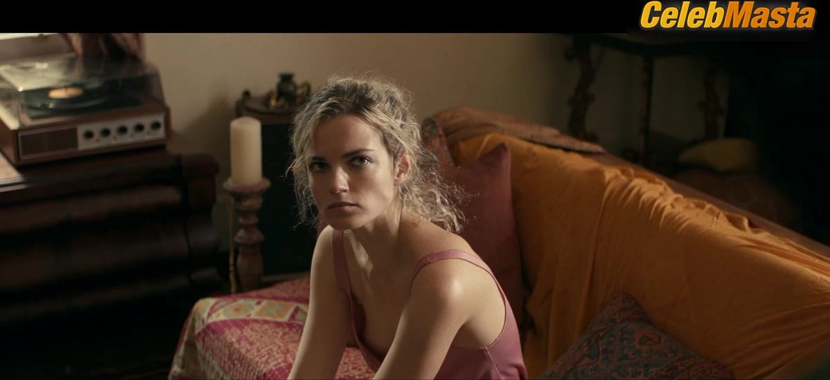 3500 batch Bares Tits in Scene from Shantaram