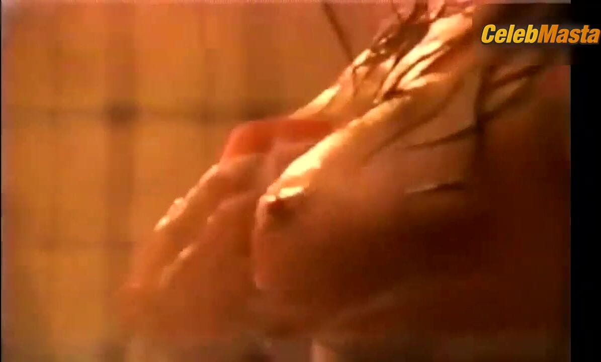 3500 batch's Butt, Tits Scene in Caged Heat 3000