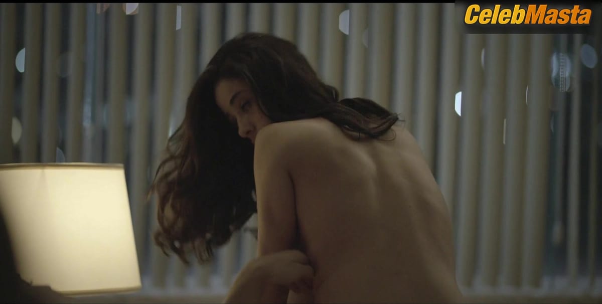 3500 batch's Boobs Scene in Luis Miguel The Series