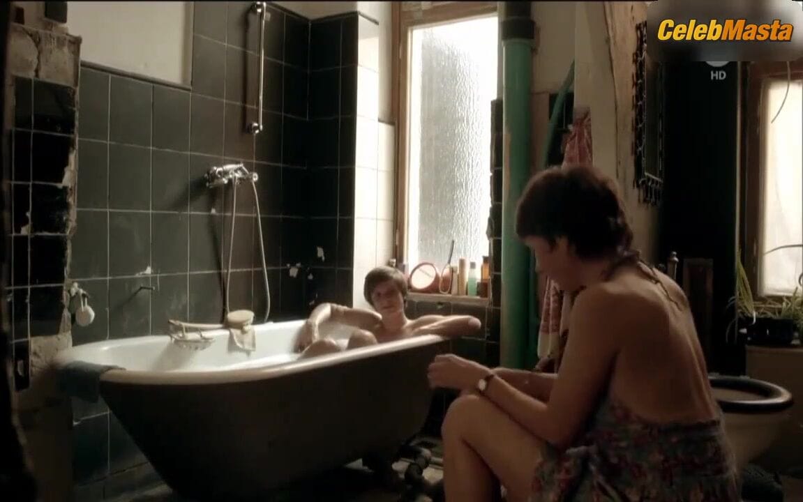 3500 batch's Booty, Boobs Scene in Unsichtbare Jahre