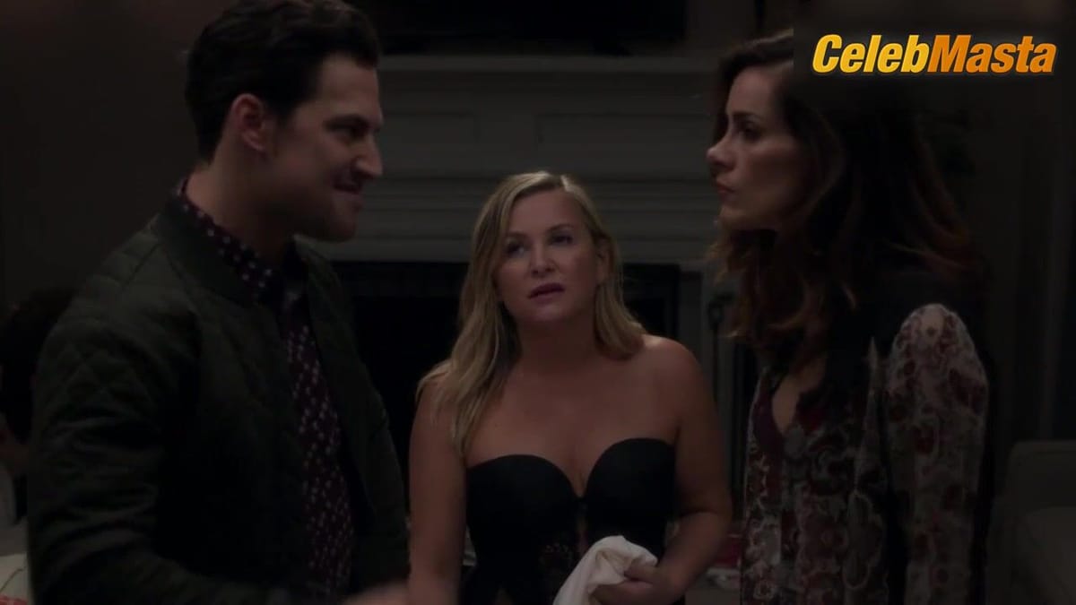 3500 batch Jessica Capshaw and Stefania Spampinato Share Lesbian Scene in Grey's Anatomy
