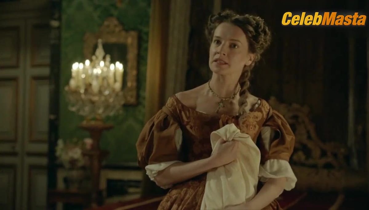 3500 batch's Boobs Scene in Versailles