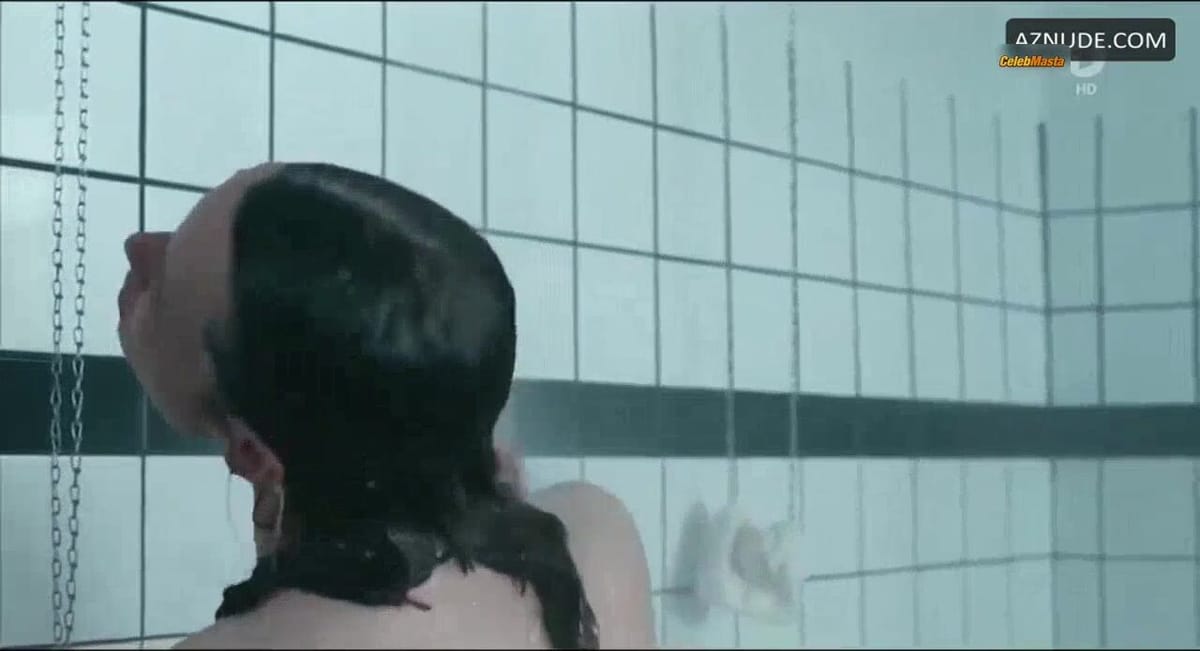 Karoline Herfurth Underwear Scene in Berlin 36