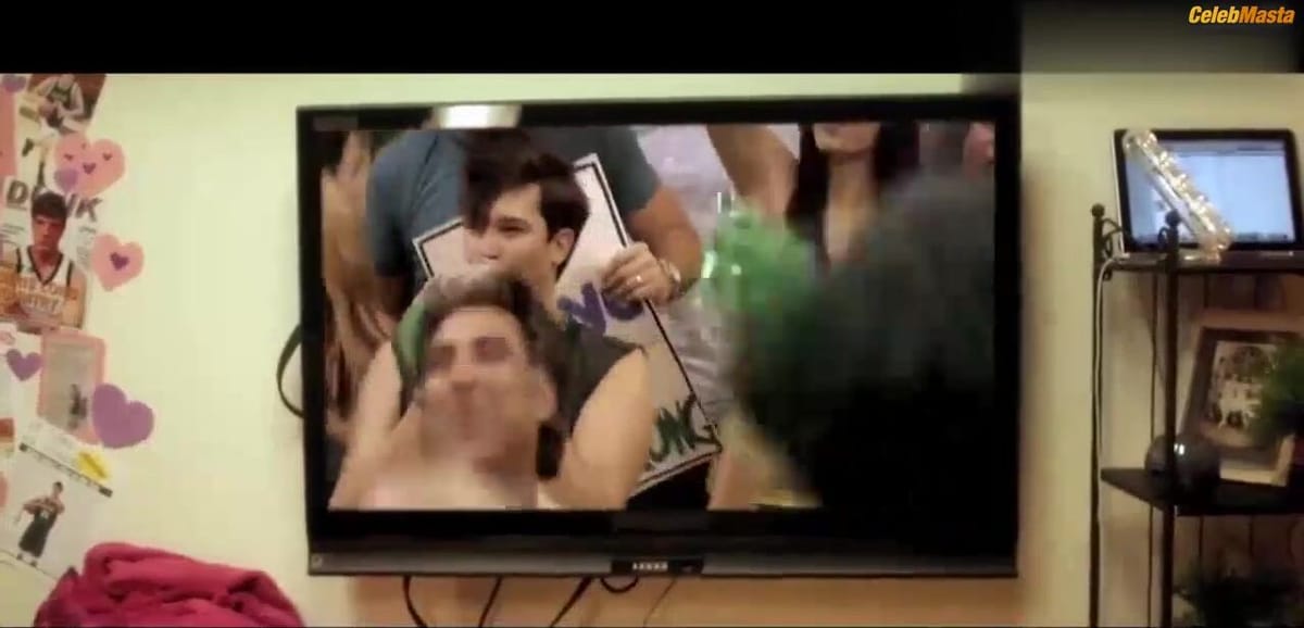 3500 batch's Swimsuit Scene in Dumbbells
