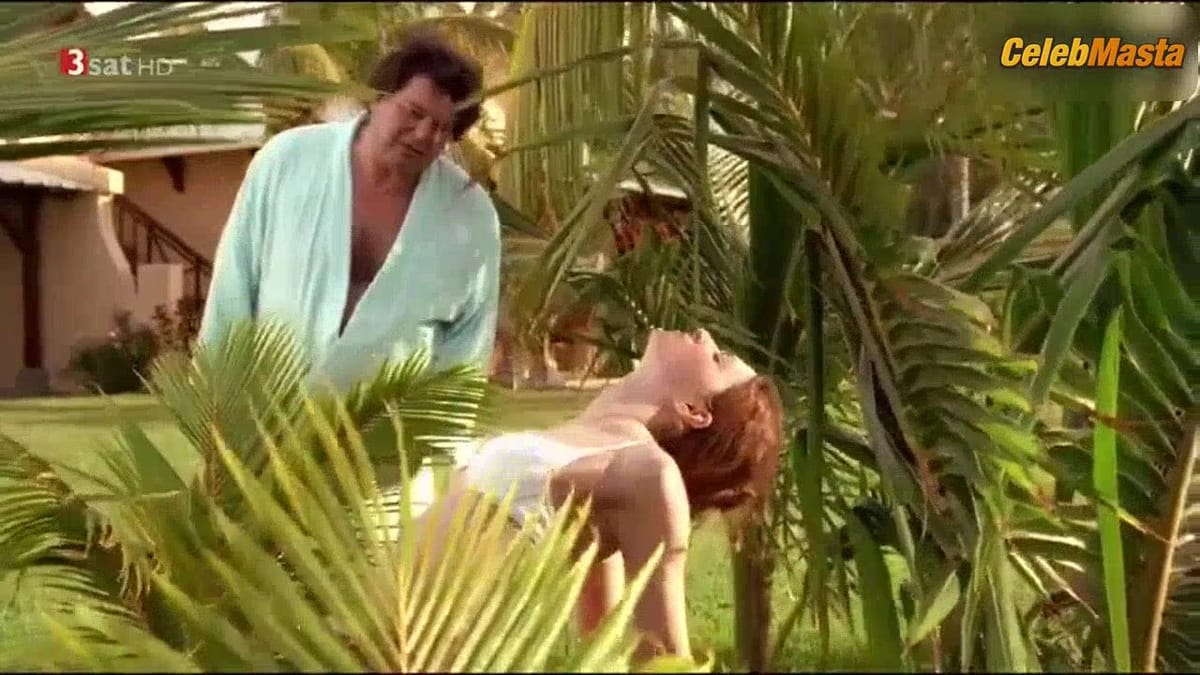 3500 batch Swimsuit Scene from O Palmenbaum