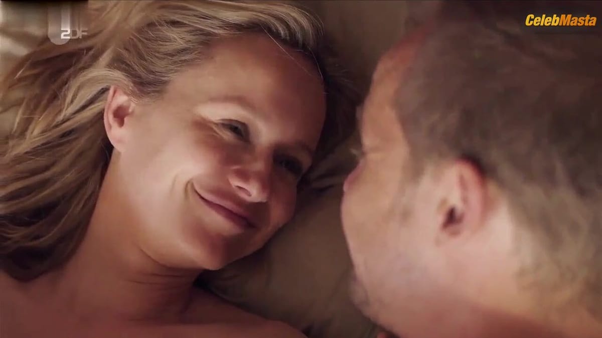 3500 batch's Underwear Scene from Der Polizist, der Mord und das Kind