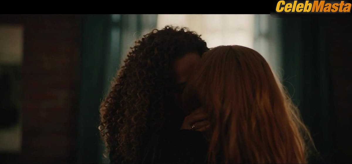 3500 batch Lesbian Scene in Yellowjackets