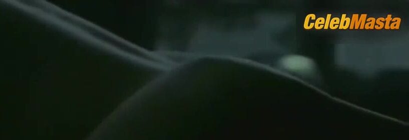 3500 batch's Sexy Scene from L' Amertume De La Chanteuse Devant L'utilite Des Fils Barbeles