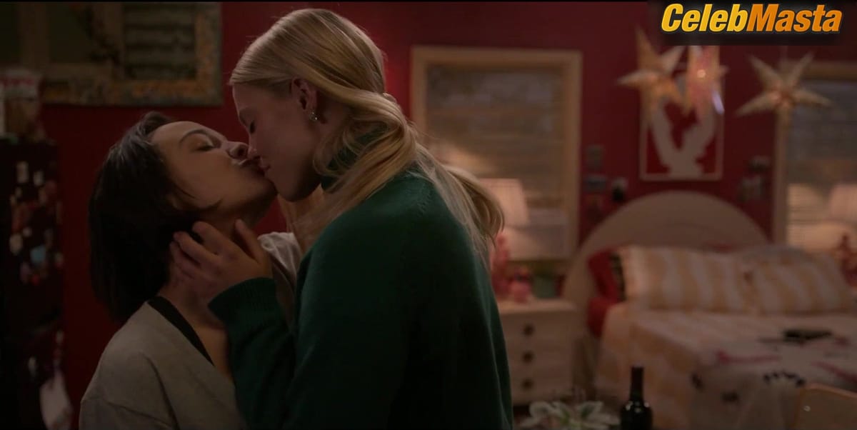 3500 batch Shares a Lesbian Scene in The Sex Lives Of College Girls