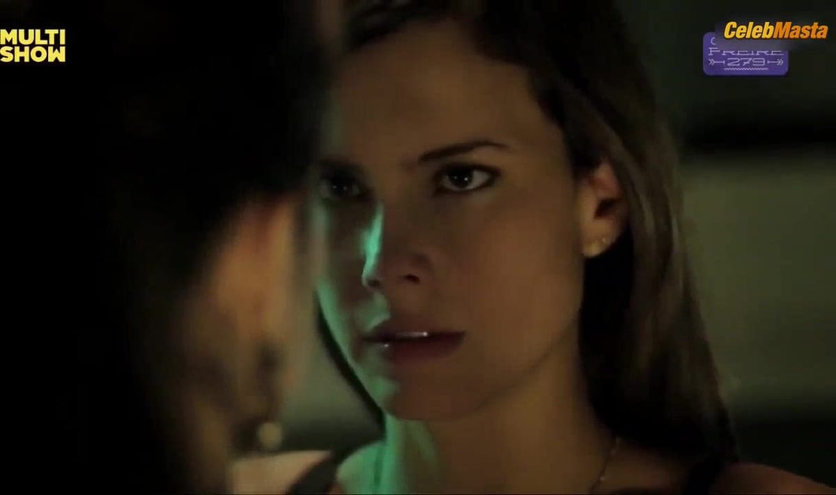 Maria Ribeiro Underwear Scene from Oscar Freire 279