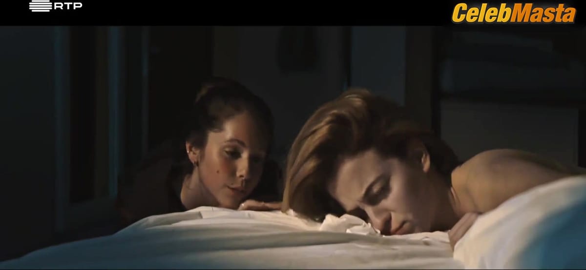 Bruna Quintas Lesbian, Swimsuit Scene from A Impossibilidade De Estar So