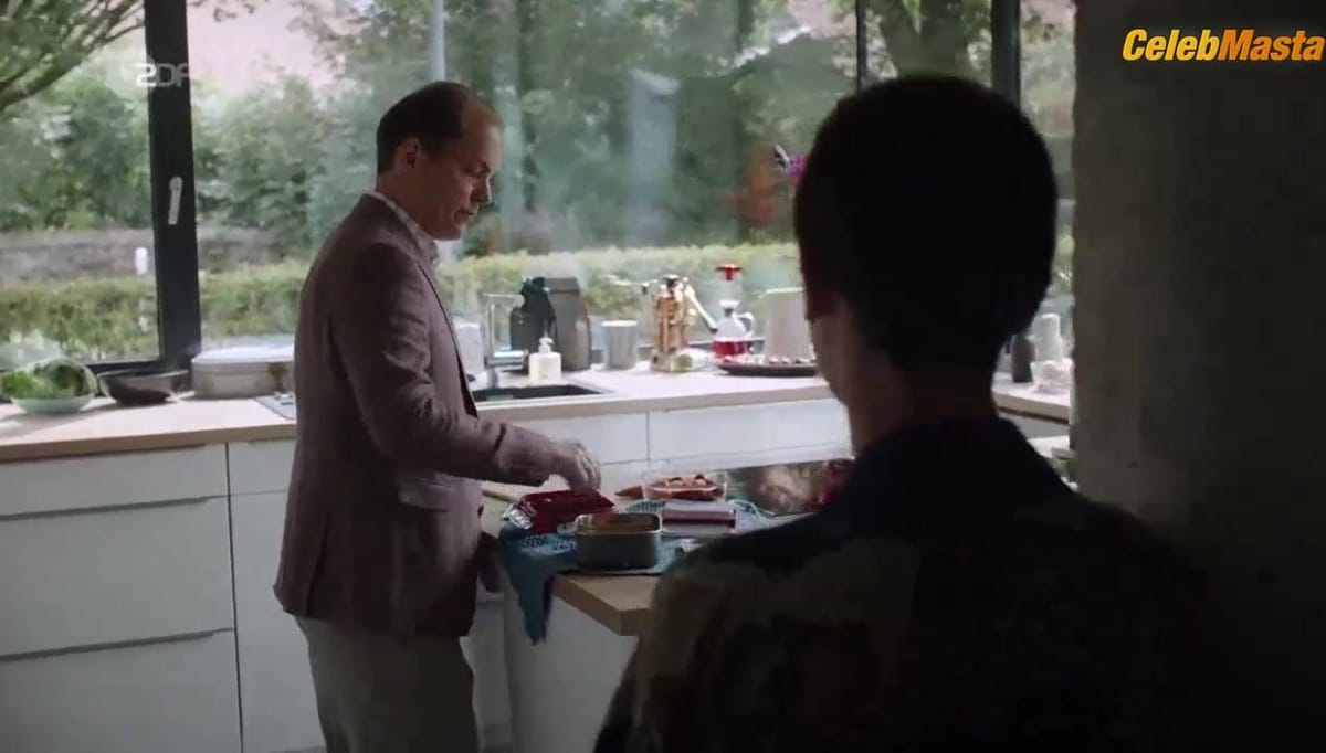 Peri Baumeister's Sex Scene in Neuland