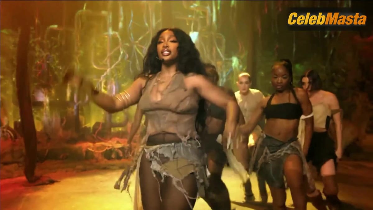SZA's Sultry Scene in The Grammy Awards