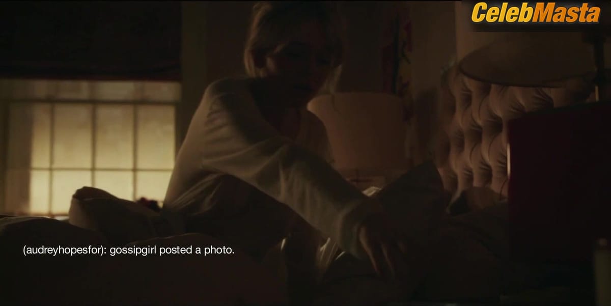 Emily Alyn Lind's Steamy Scene in Gossip Girl