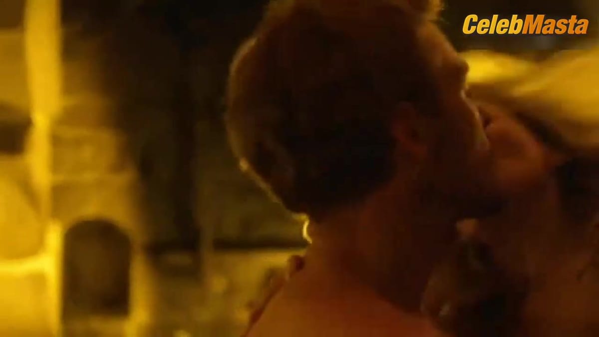 Stefanie Stappenbeck Shows Sex Scene in Ohne Dich