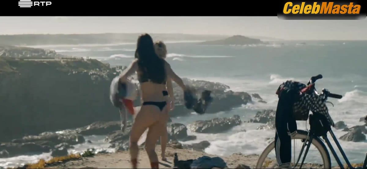 Bruna Quintas Lesbian, Bikini Scene, in A Impossibilidade De Estar So