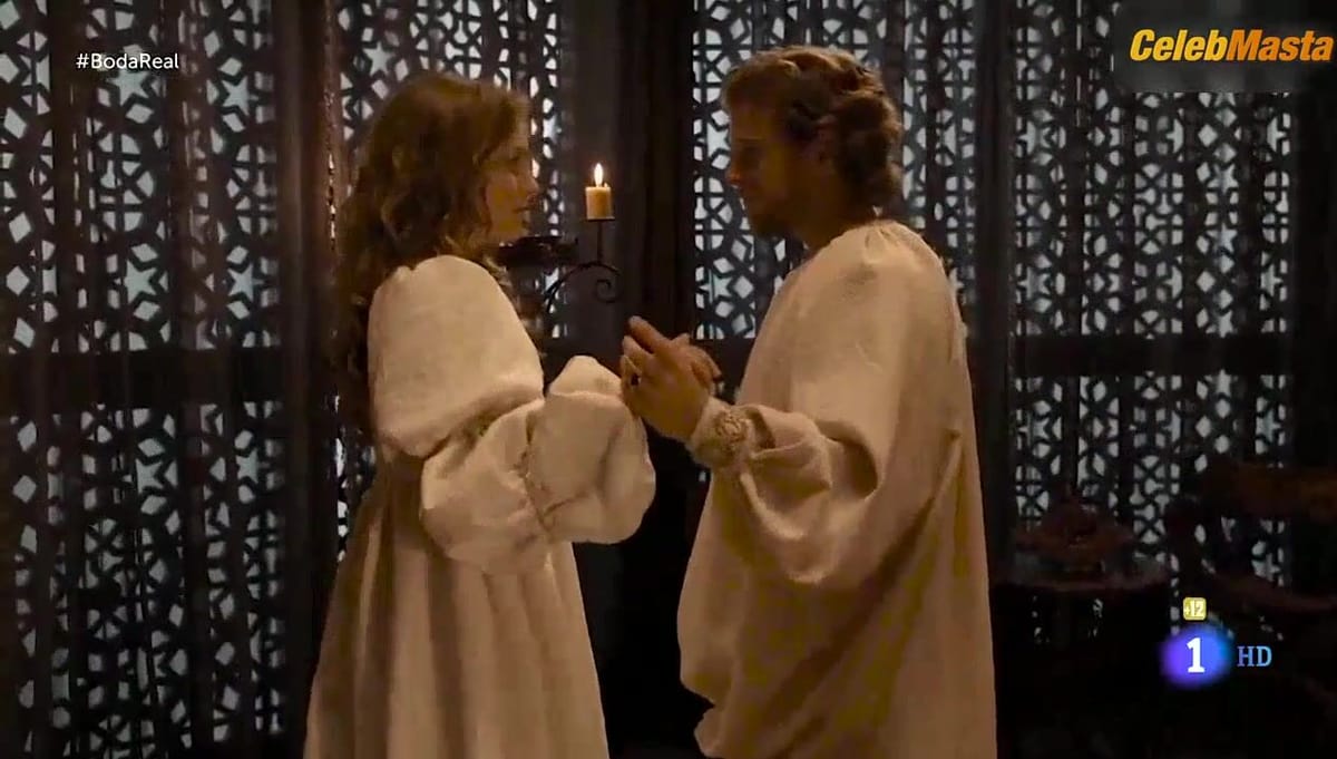 Blanca Suarez Boobs Scene in Carlos, Rey Emperador