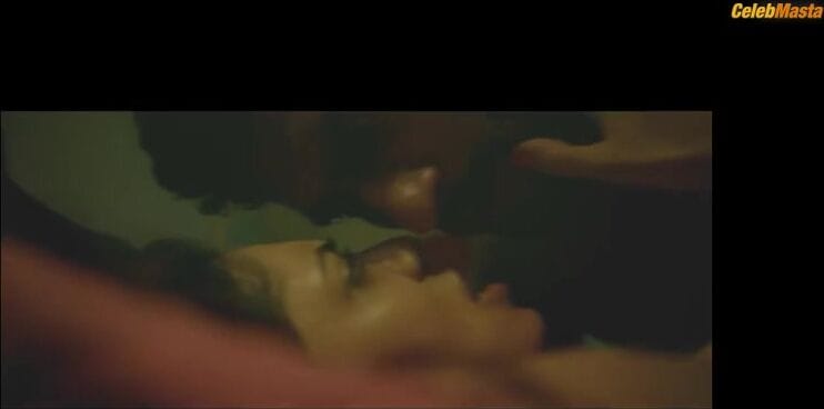Sobhita Dhulipala Boobs Scene in Raman Raghav