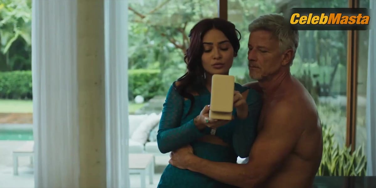 Giullia Buscacio's Sexy Scene in Arcanjo Renegado