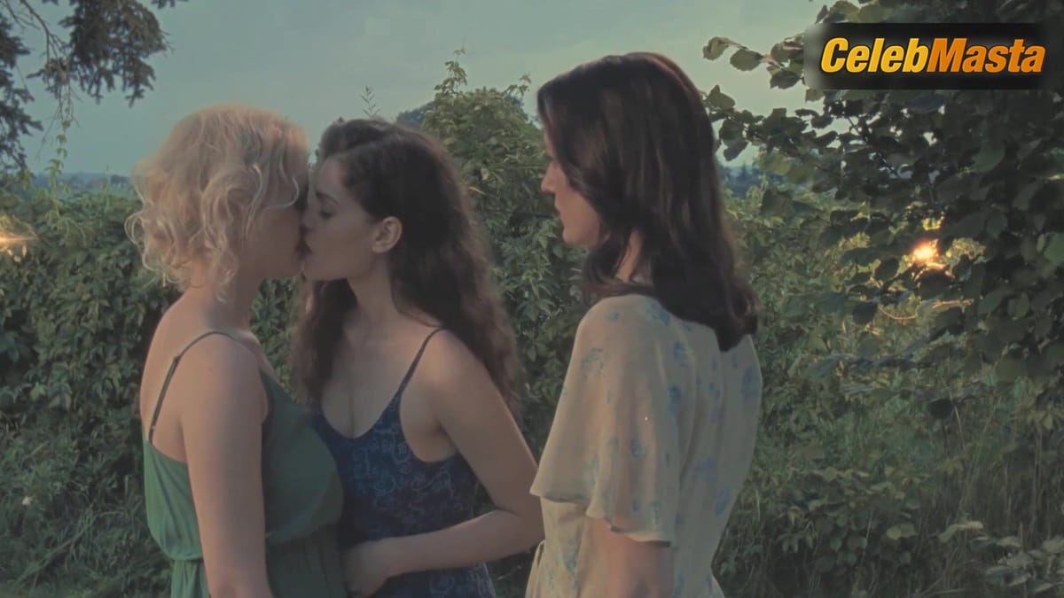 Rebeka Polakova, Diana Dulinkova and Leona Sklenickova Lesbian Scene from Nobody Likes Me