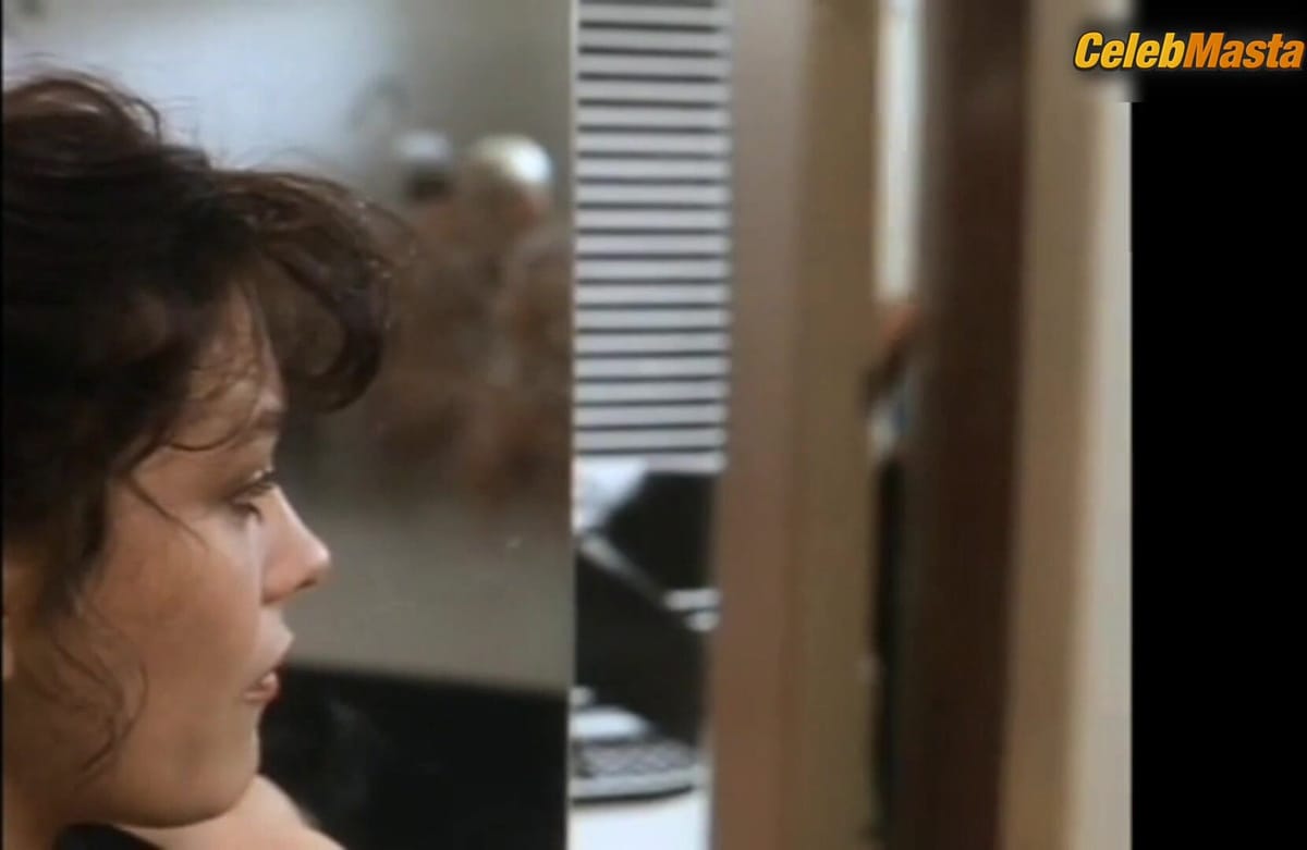 Nia Long, Ginger Lynn Allen and Stefa Popic Boobs Scene in Buried Alive