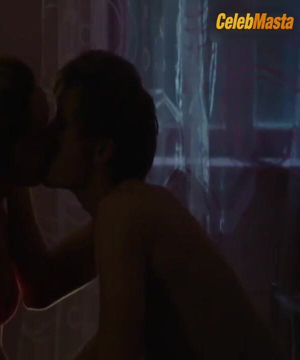 Lola Le Lann's Sexy Scene in Aux Animaux La Guerre