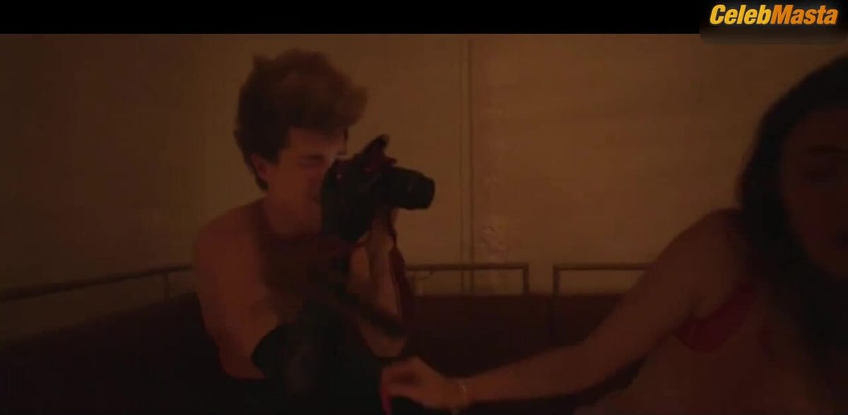 Carolina Thiele and Saralisa Volm Tits Scene from Shakespeares Letzte Runde