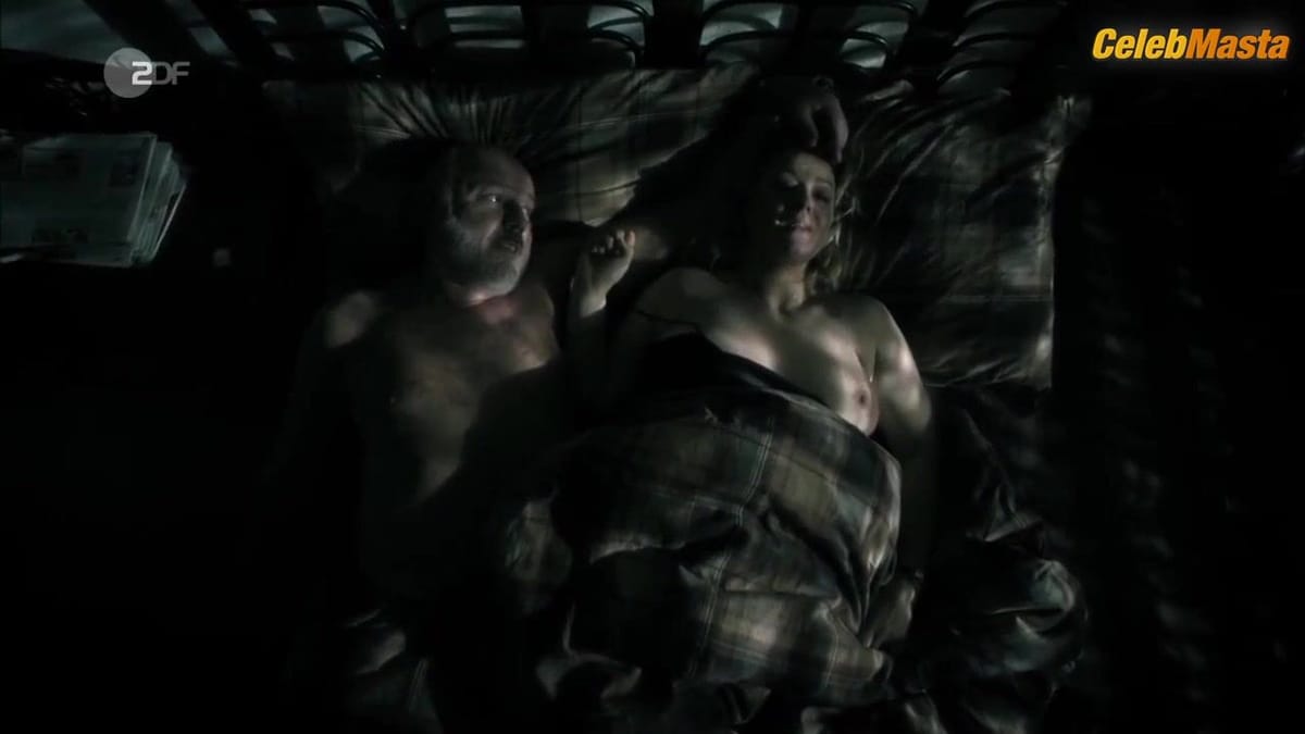 Petra Morze Boobs Scene in Alles Fleisch Ist Gras