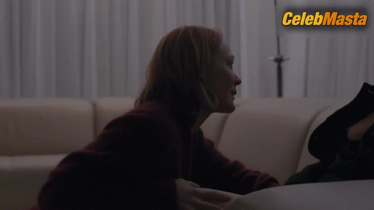 Anna Friel and Louisa Krause Show Boobs, Lesbian Scene in The Girlfriend Experience