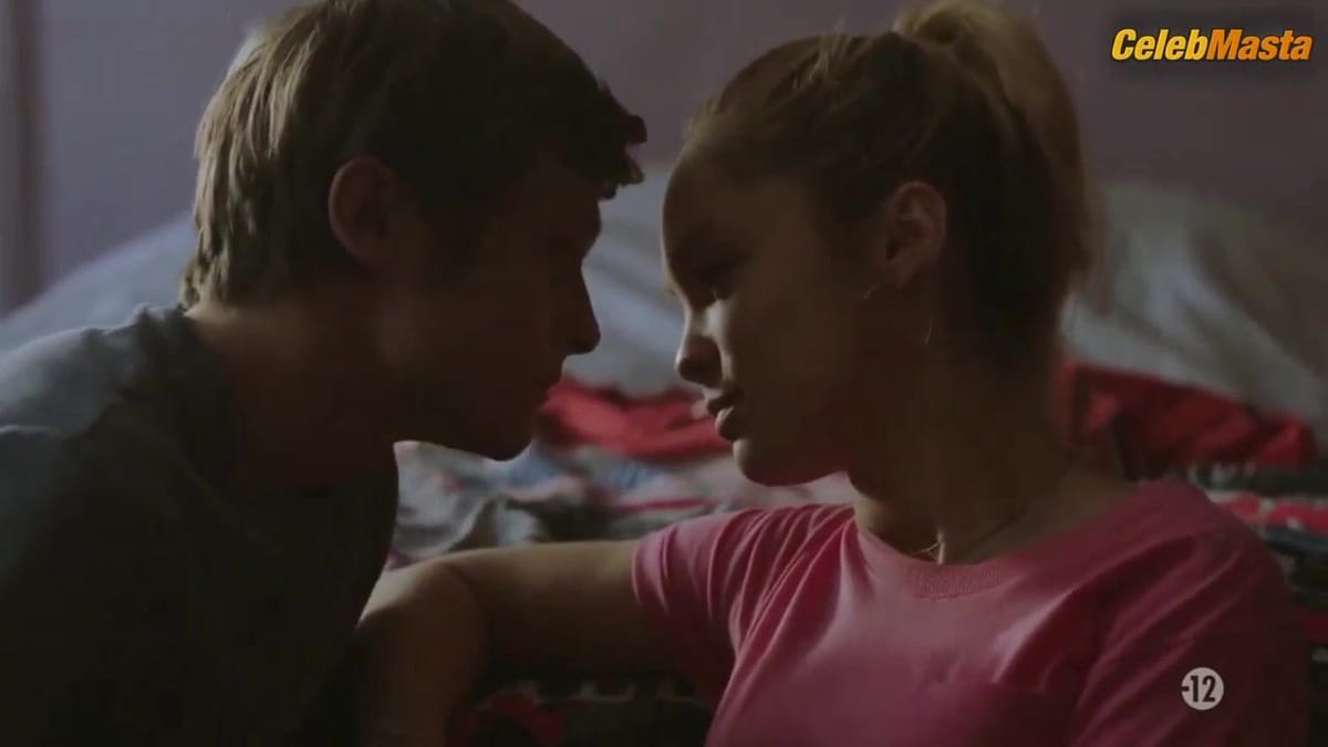 Lola Le Lann Booty, Tits Scene in Aux Animaux La Guerre