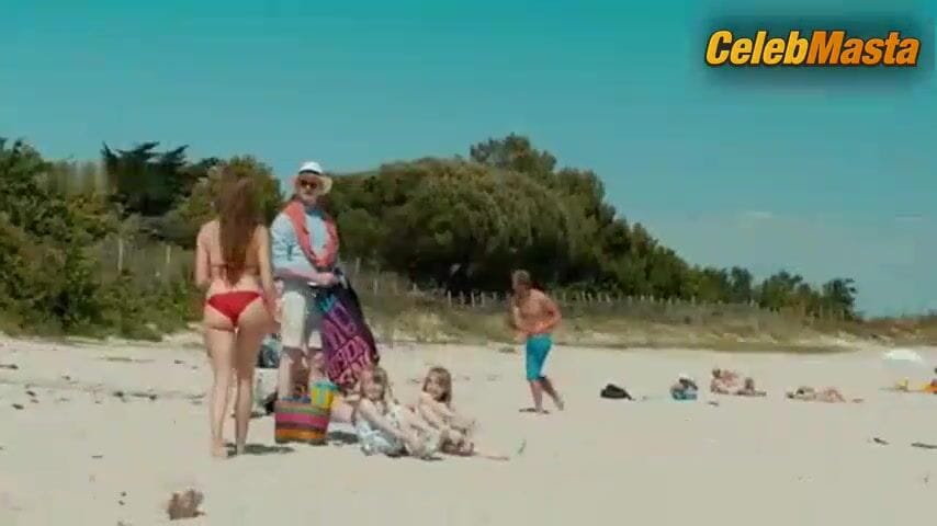 Deborah Francois Swimsuit Scene in Ma Famille T'adore Deja !