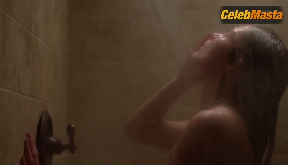 Lili Simmons Flaunts Booty Scene in Ray Donovan