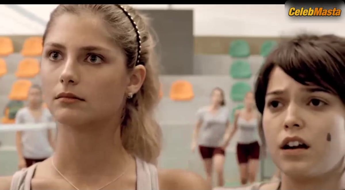 Olivia Torres Shows Tits Scene in Confissoes De Adolescente