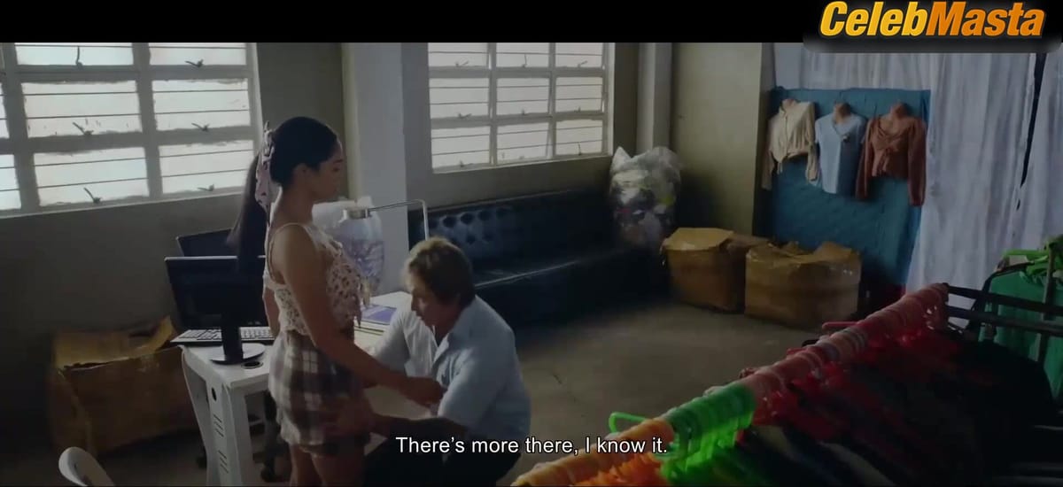 Margaret Diaz Booty and Breasts Scene in Warat