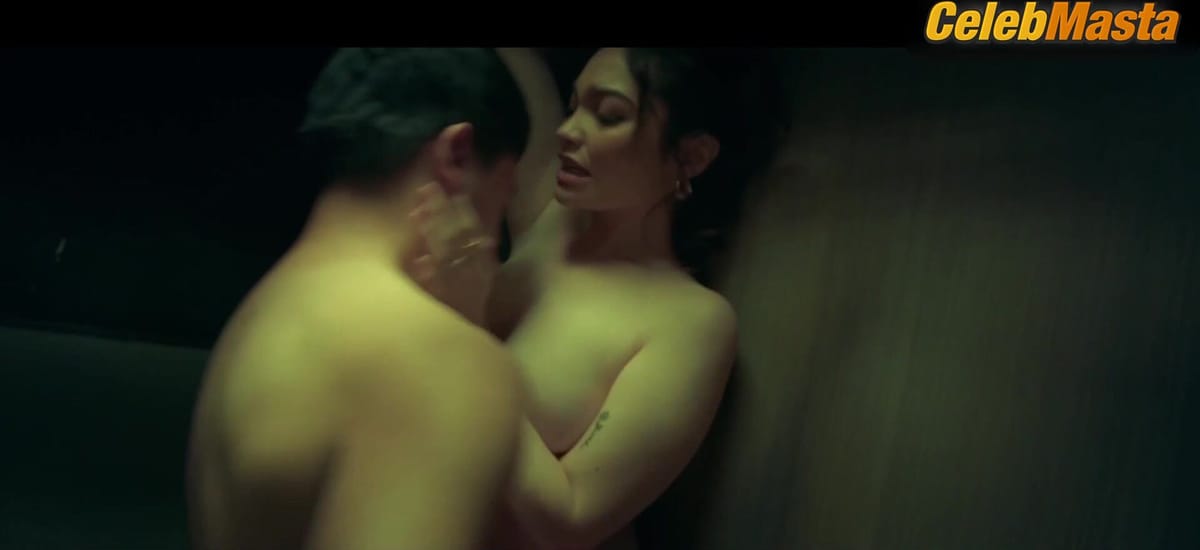 Julianne Richards Bares Tits Scene in Ligaya
