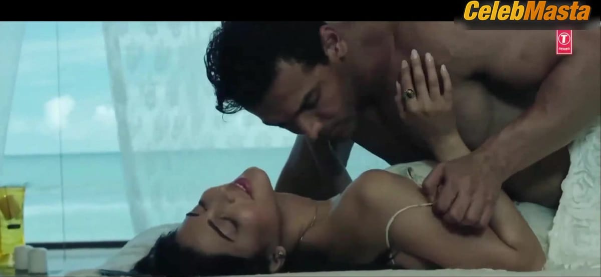 Shruti Haasan Underwear, Thong Scene in Rocky Handsome