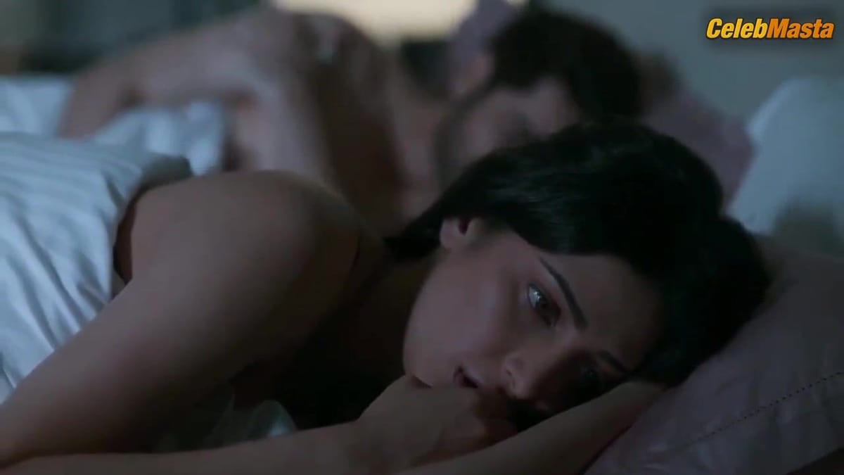 Shruti Haasan Tits, Swimsuit Scene in Bestseller