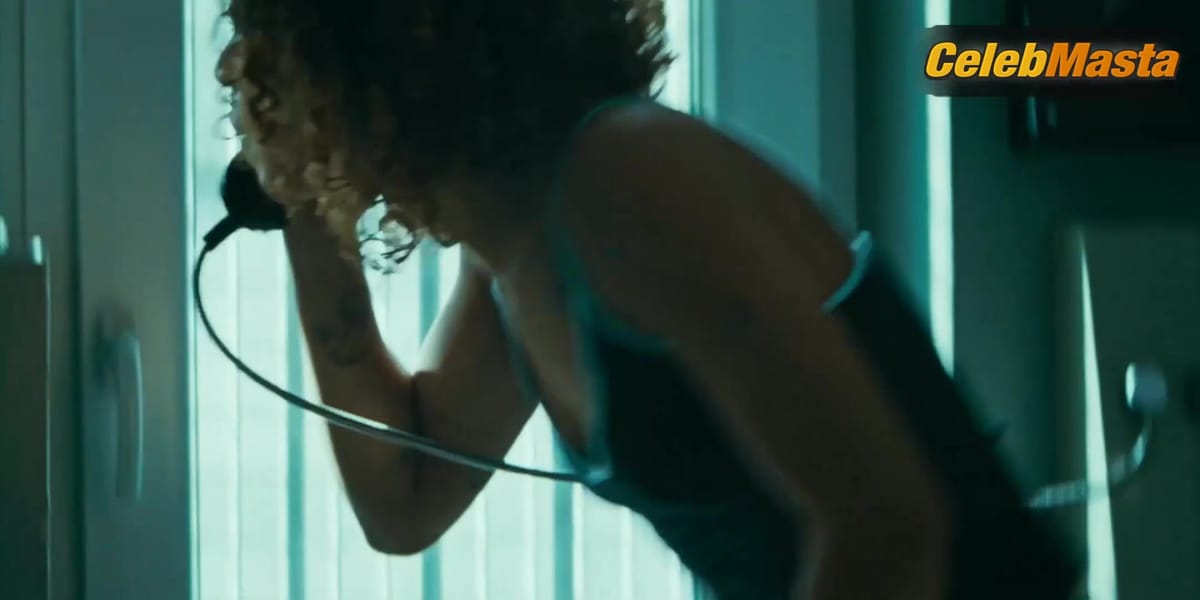 Eva Huault's Tits, Underwear Scene in Privileges