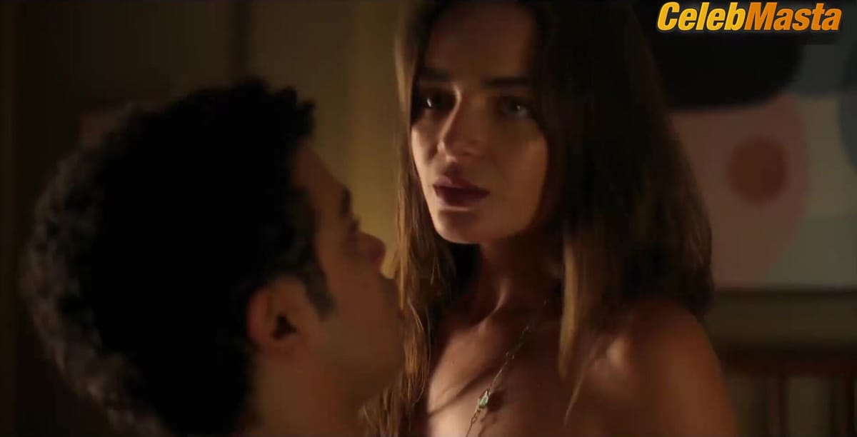 Sophia Abrahao, Mariana Molina and Pamela Morais's Boobs Scene in Bia & Victor Love Of My Life