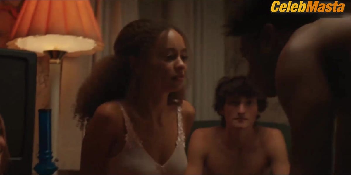 Ella Anderson, Nico Parker and Ariel Martin Swimsuit, Underwear Scene from Suncoast