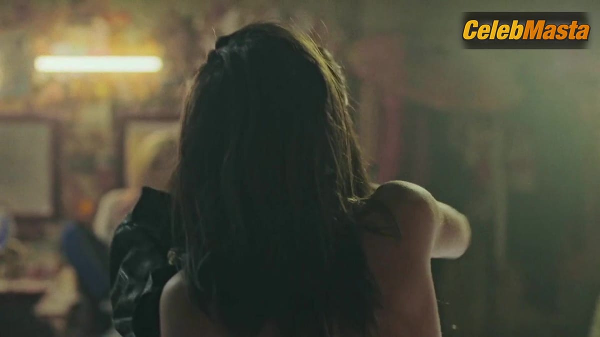 Maria Becerra and Ana Rujas Flaunt Underwear in Lesbian Scene in In The Mud