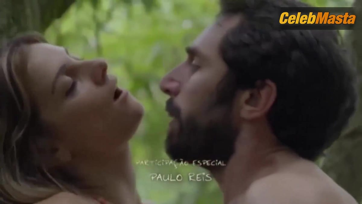 Carolina Chalita Tits, Swimsuit Scene in Amor De 4